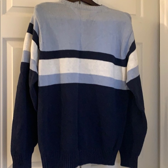 Classic Tommy Hilfiger Sweater - Picture 4 of 4